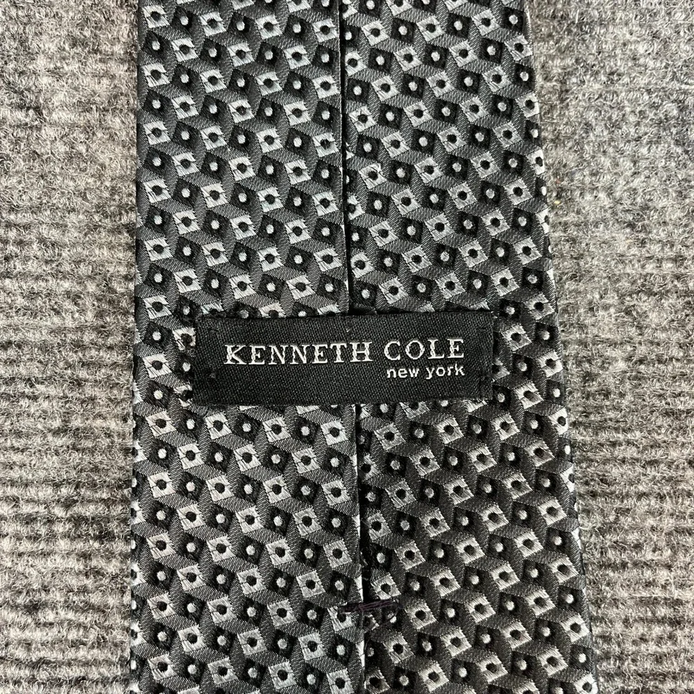 Kenneth Cole New York Mens Silk Tie Black Grey Geometric Diamond Pattern USA